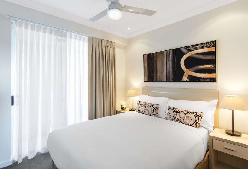 Oaks Brisbane Mews Suites
