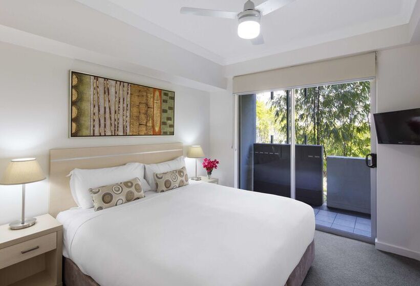 Oaks Brisbane Mews Suites