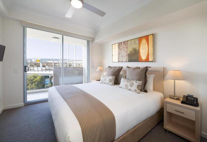 Oaks Brisbane Mews Suites