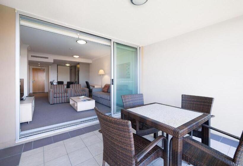 Oaks Brisbane Mews Suites