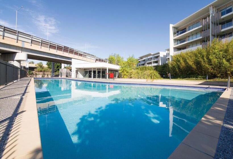 Oaks Brisbane Mews Suites