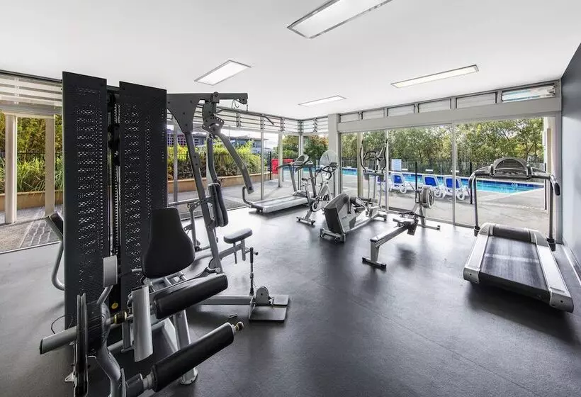 Oaks Brisbane Mews Suites