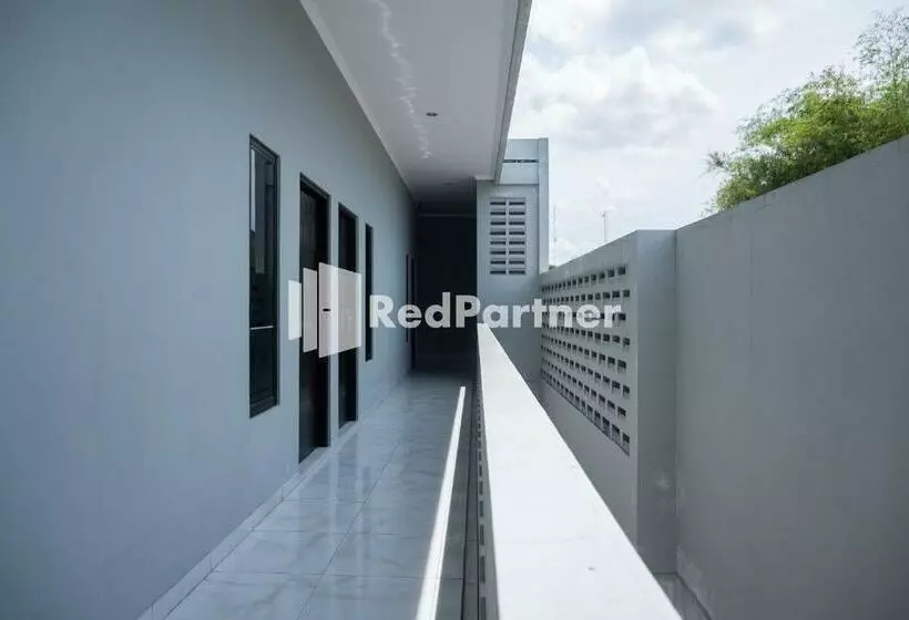 Hotelli Athena House Syariah Near The Park Mall Solo Baru Mitra Reddoorz