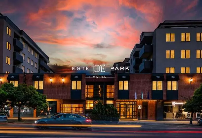 Este Park Hotel    Part Of Urban Chic Luxury Design Hotels   Parking & Compliments   Next To Shoppin