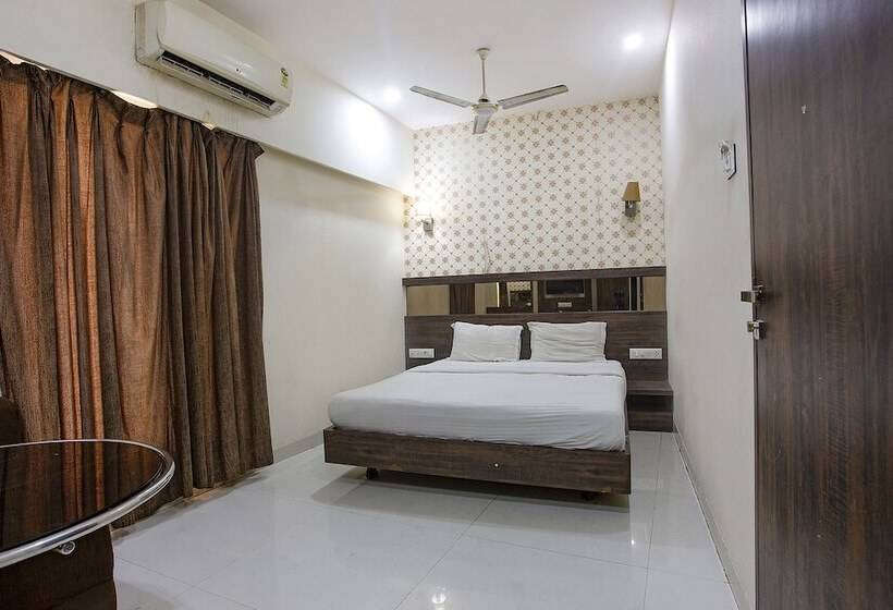 Hotell Via Shivani Residency - Mira Road