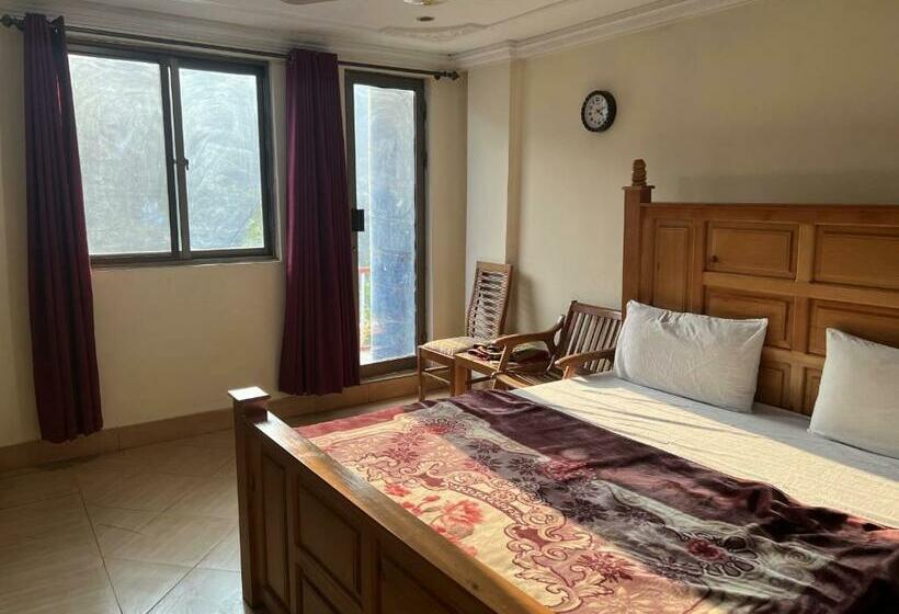 هتل Kashmir Continental