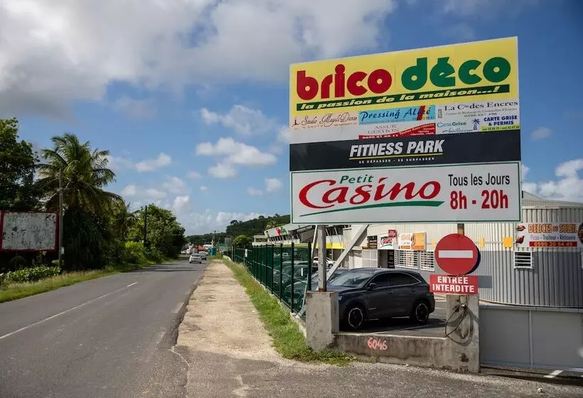 هتل Hôtel Guadeloupe Palm Suites