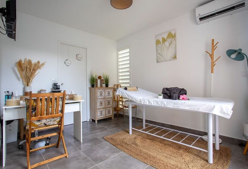 فندق Hôtel Guadeloupe Palm Suites