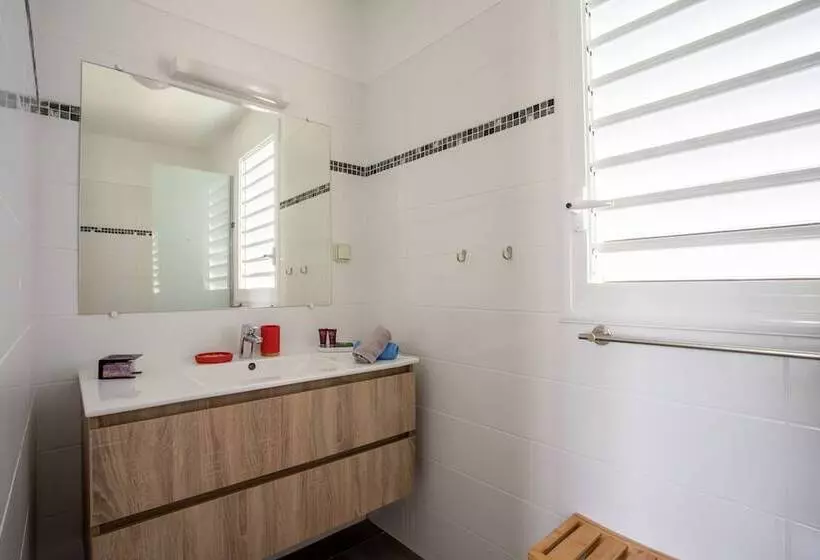 هتل Hôtel Guadeloupe Palm Suites