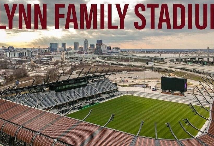 فندق Stellar Suites