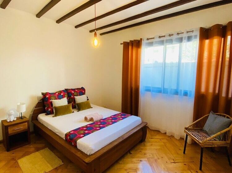 پانسیون Joyau Secret # Jardin # Piscine # Prox Centre Ville