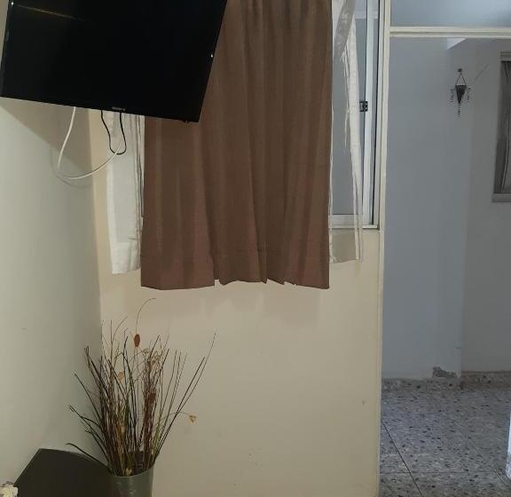 تختخواب و صبحانه Hostal D  Silvia