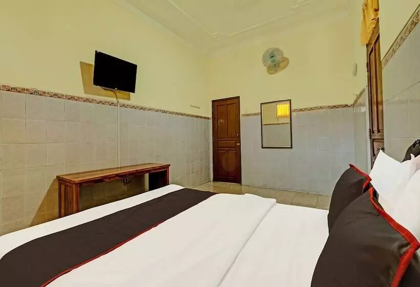 Collection O 91692 Hotel Citra Dewi 3 Hillsnearumbul Sidomukti