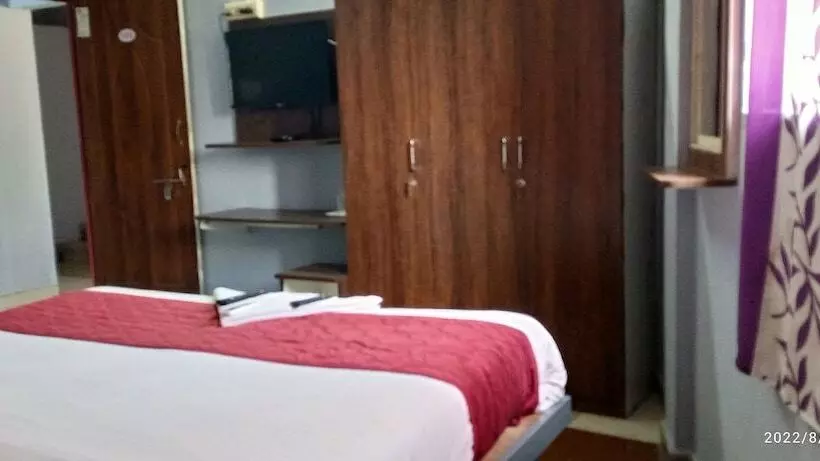 Skyry Hotel Iyyapanthangal