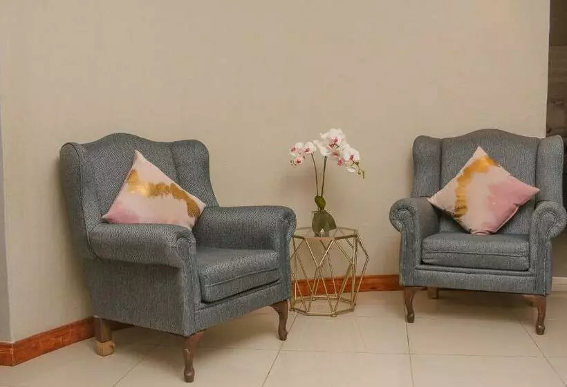 Majatalo Senaville Guesthouse