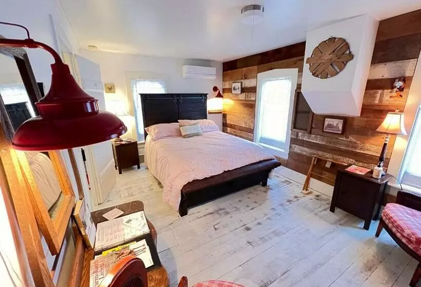 The Farmhouse Inn Bed And Breakfast