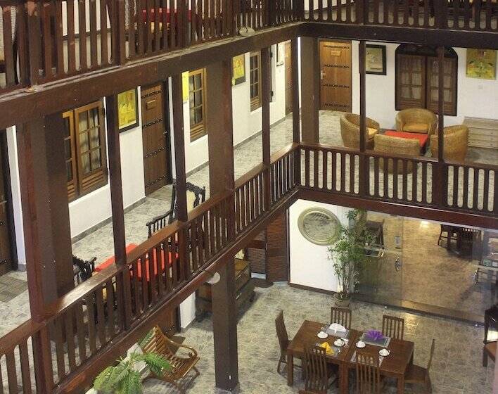 הוסטל Sizzle Sports Club