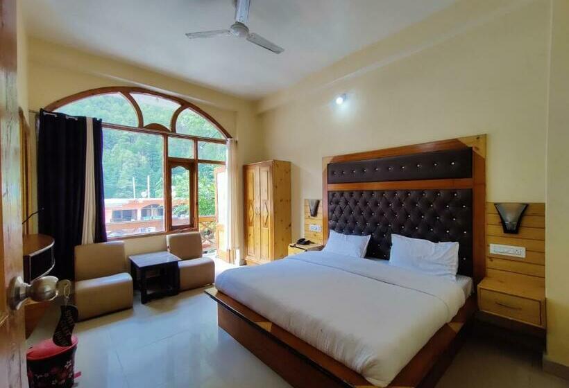 بنسيون Kasolwoods Cafe & Stay, Main Market, Old Kasol