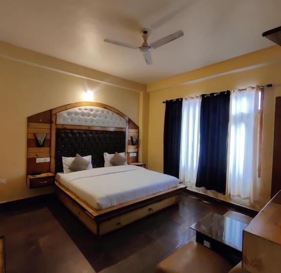 بنسيون Kasolwoods Cafe & Stay, Main Market, Old Kasol