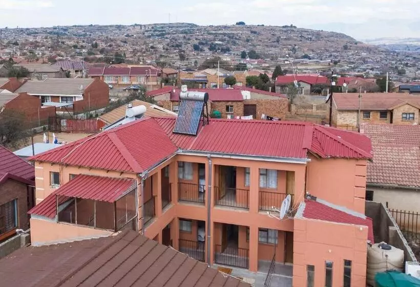 Majatalo Vochelo Lodge