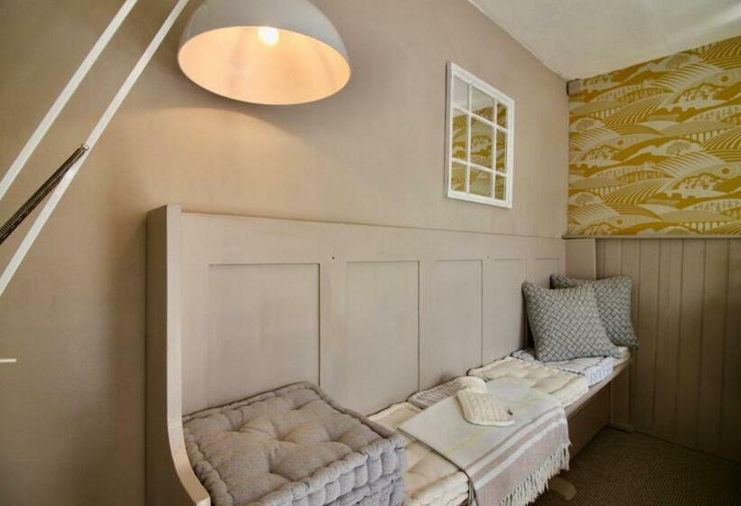 פנסיון The Cottage At Barkwith House