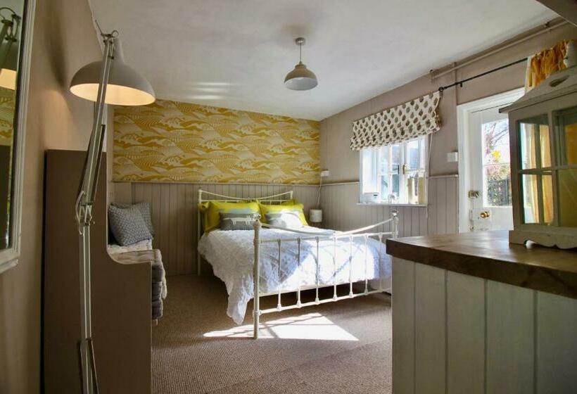 פנסיון The Cottage At Barkwith House