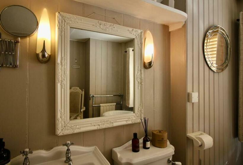 פנסיון The Cottage At Barkwith House