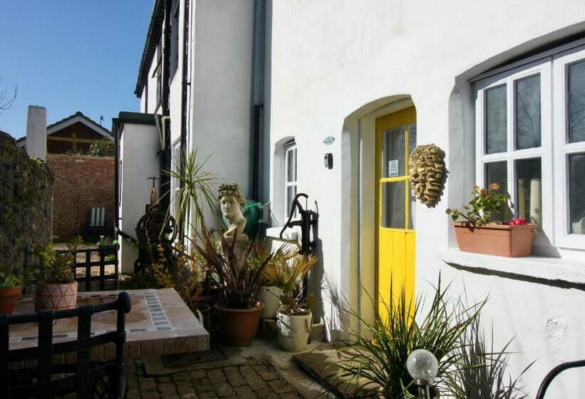 פנסיון The Cottage At Barkwith House