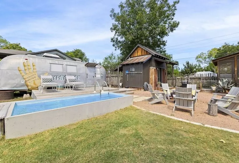 Hotelli Camp Comfort