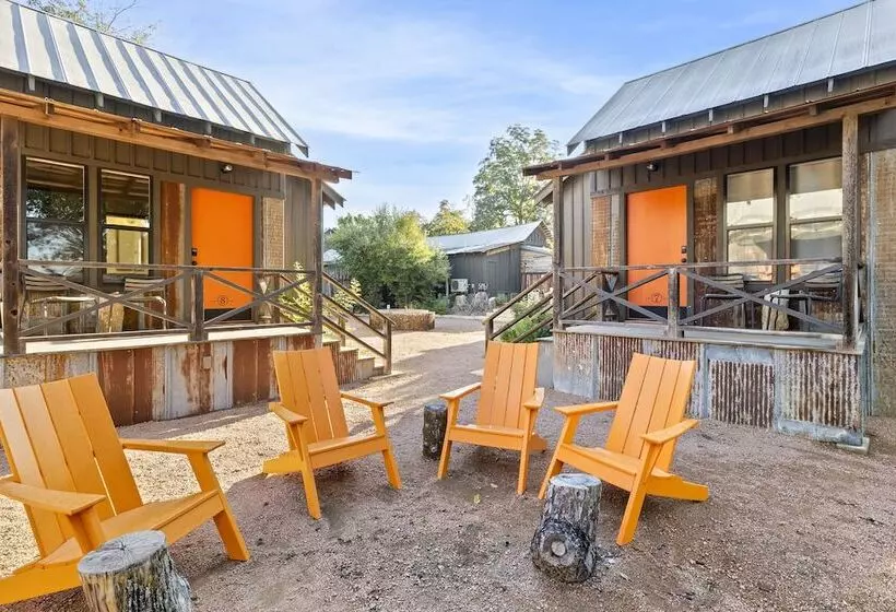 Hotelli Camp Comfort