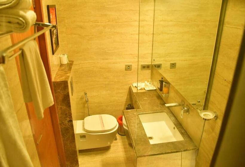 호텔 Millennium Inn, Prayagraj