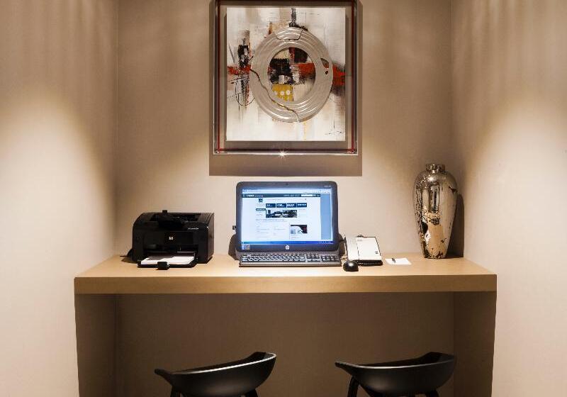 Ac Hotel By Marriott Paris Le Bourget Airport