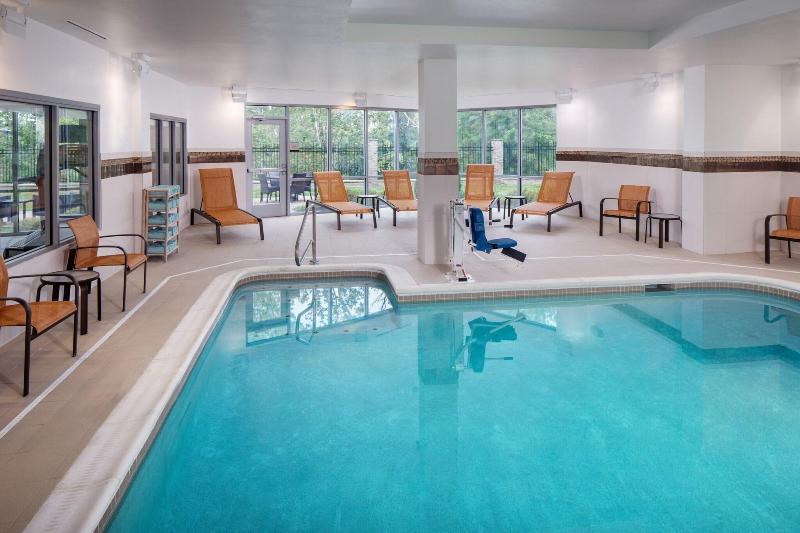 هتل Courtyard By Marriott Charleston Downtown/civic Center