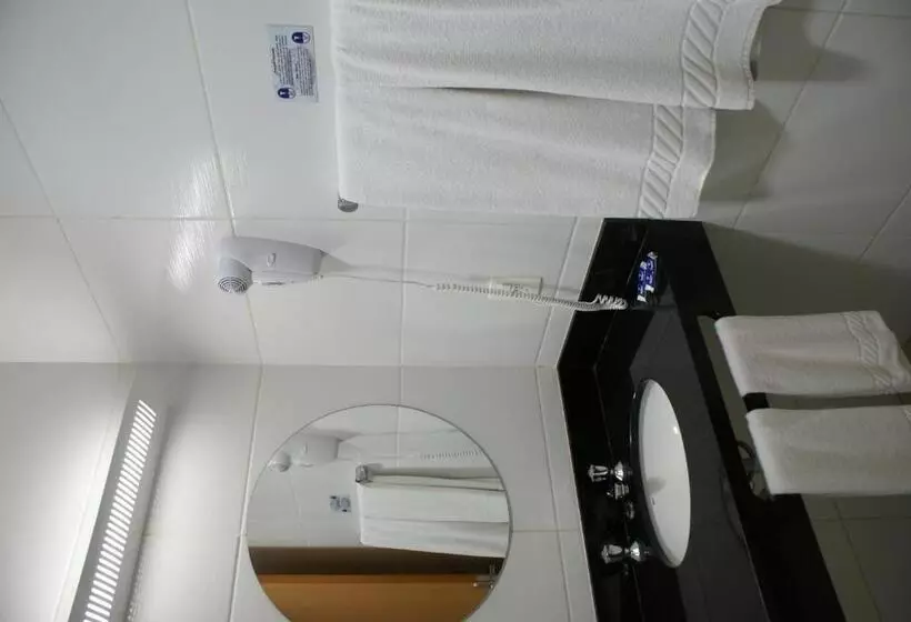 호텔 Cristal Palace Inn