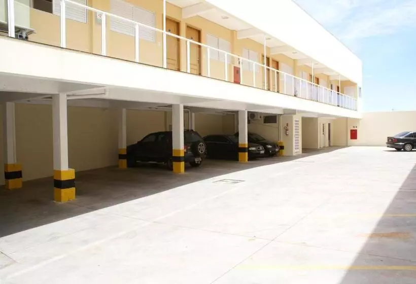 호텔 Cristal Palace Inn