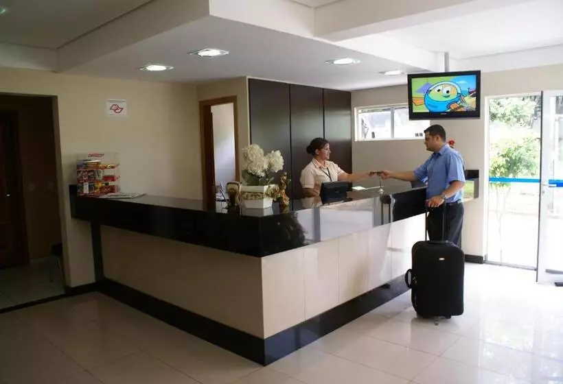 호텔 Cristal Palace Inn