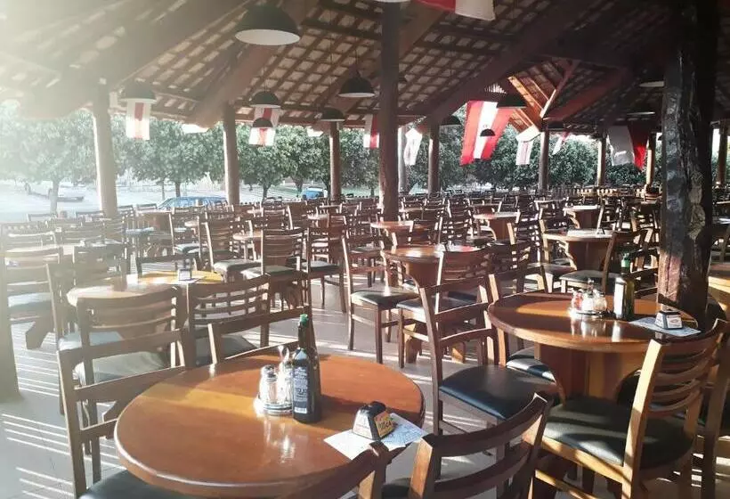 호텔 Cristal Palace Inn