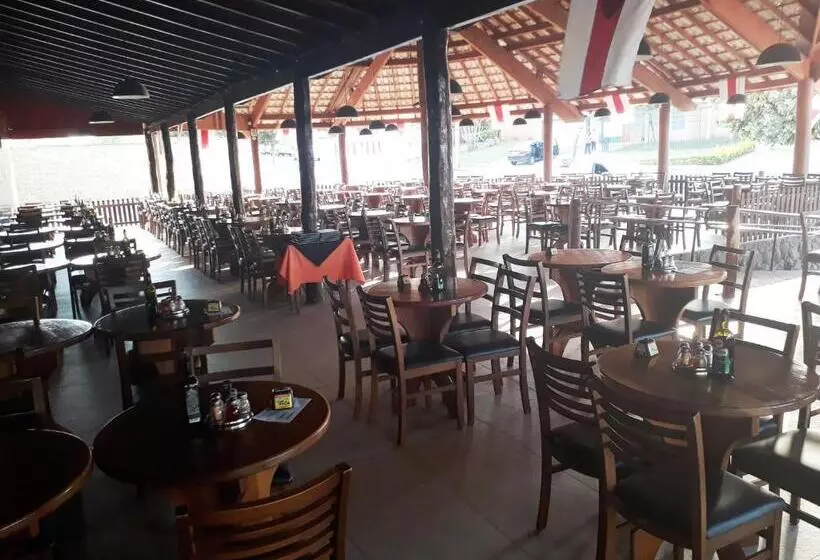 호텔 Cristal Palace Inn