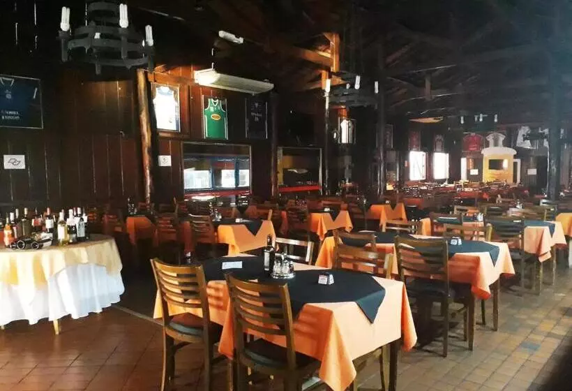 호텔 Cristal Palace Inn