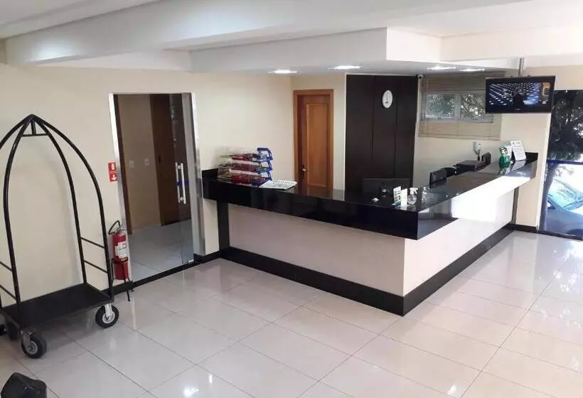 호텔 Cristal Palace Inn