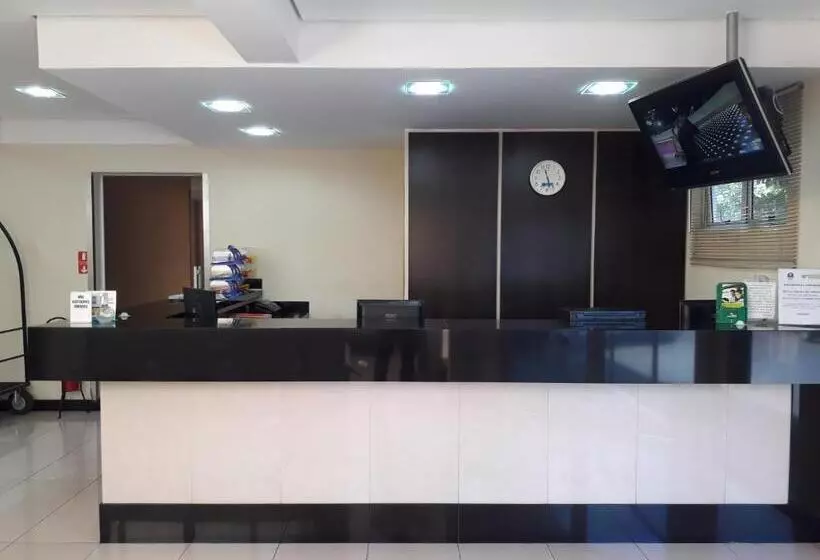 호텔 Cristal Palace Inn