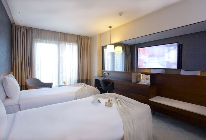 Dosso Dossi Hotels & Spa Downtown