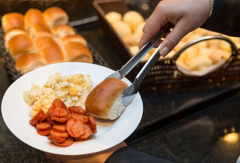 ホテル Ibis Budget Curitiba Centro