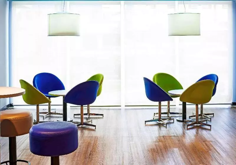 هتل Ibis Budget Curitiba Centro