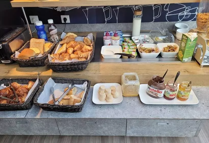 فندق Premiere Classe Lyon Nord Dardilly