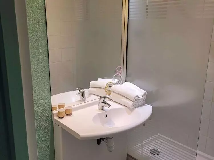 فندق Premiere Classe Lyon Nord Dardilly