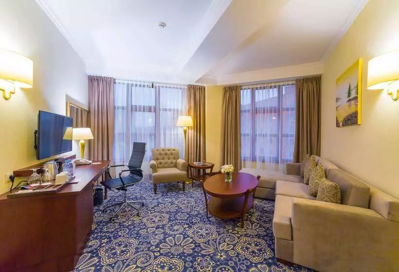 Hotel Ramada By Wyndham Almaty