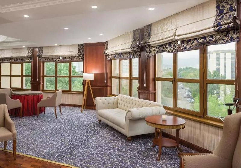 Hotel Ramada By Wyndham Almaty