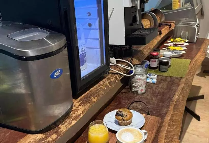 Отель Sinclairs Country Retreat