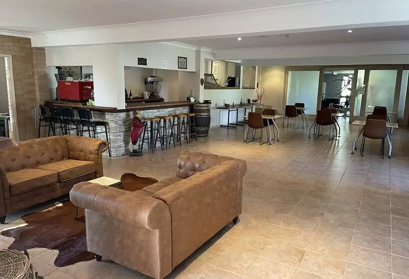 Отель Sinclairs Country Retreat